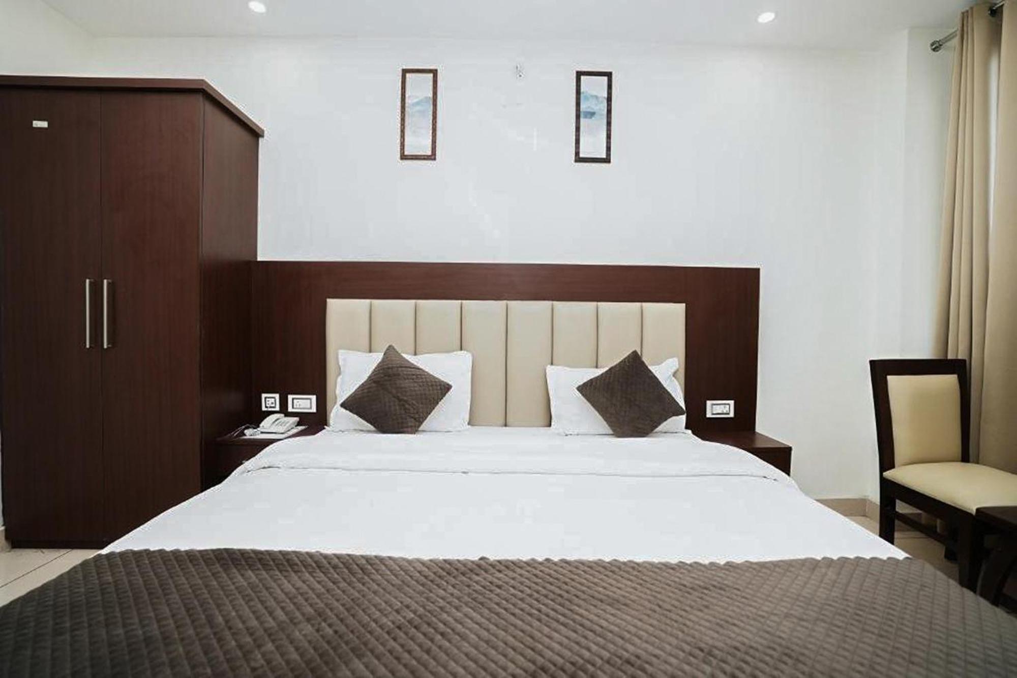 Hotel The 7 Seas Rishikesh Exterior photo