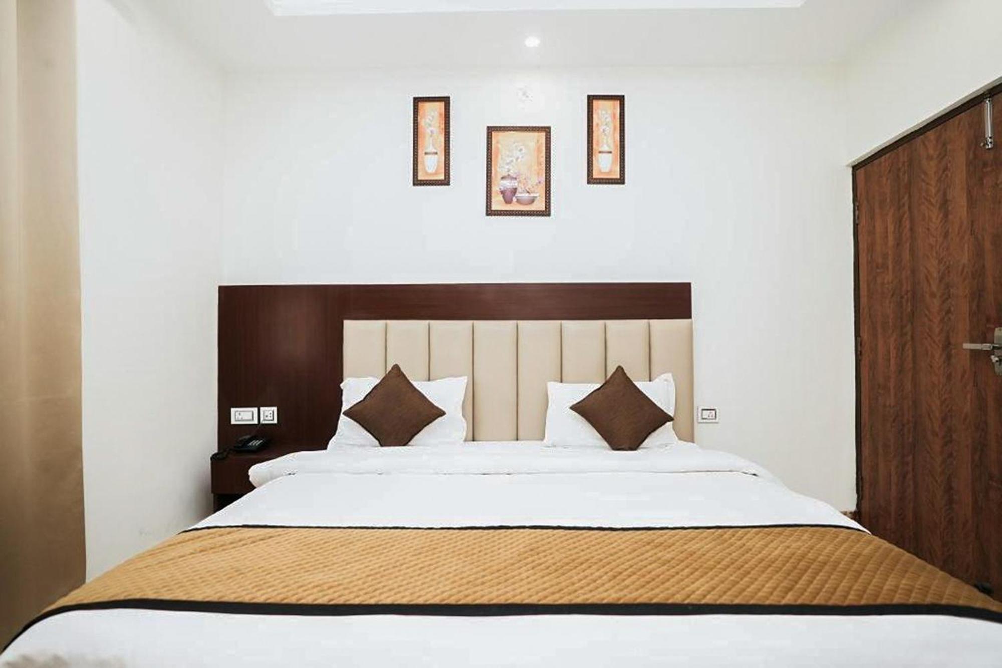 Hotel The 7 Seas Rishikesh Exterior photo