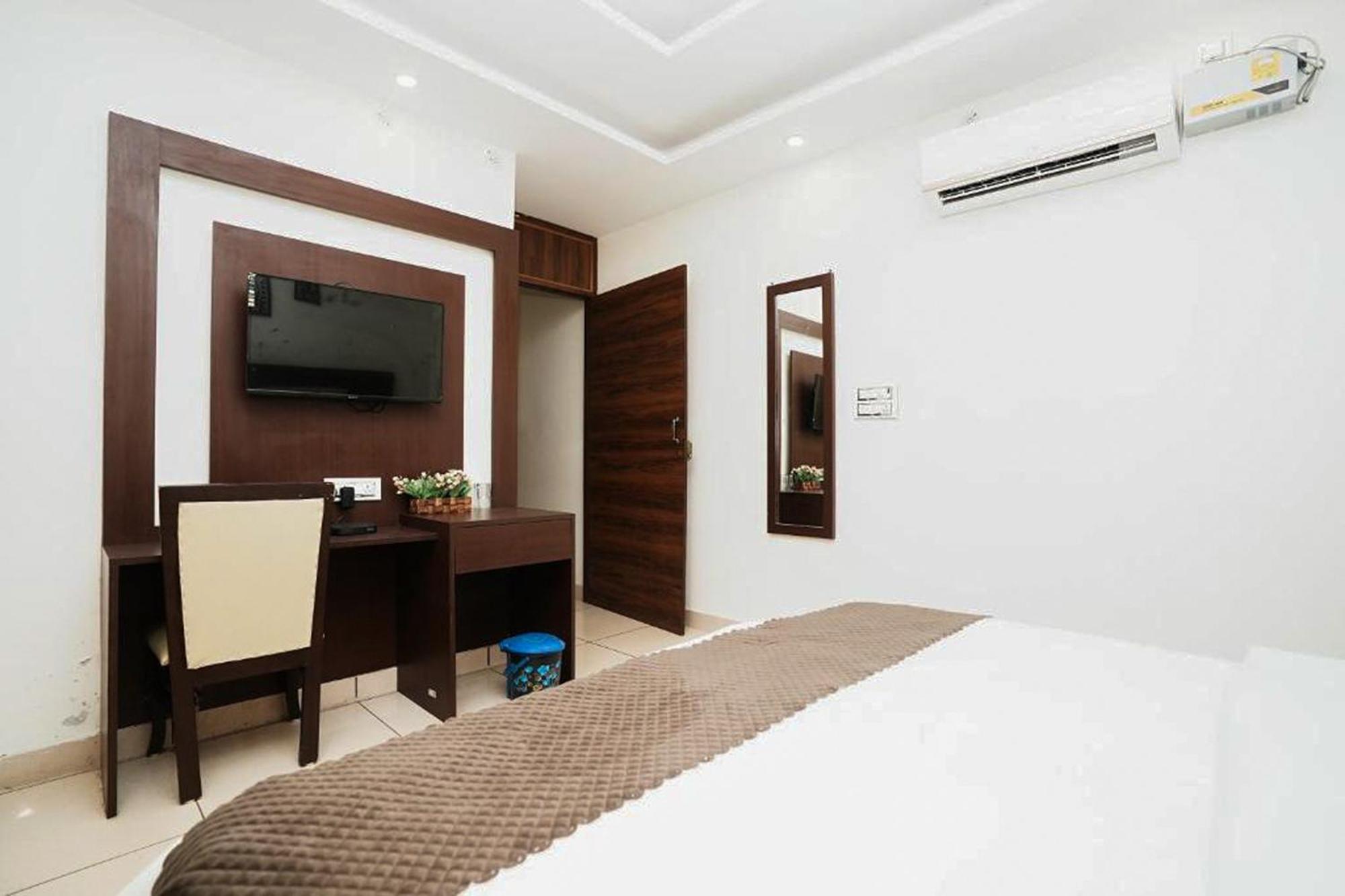 Hotel The 7 Seas Rishikesh Exterior photo